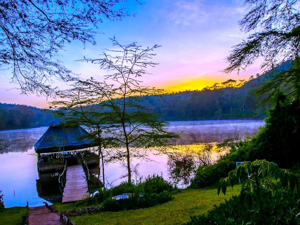 Crater Tented Camp And Game Sanctuary