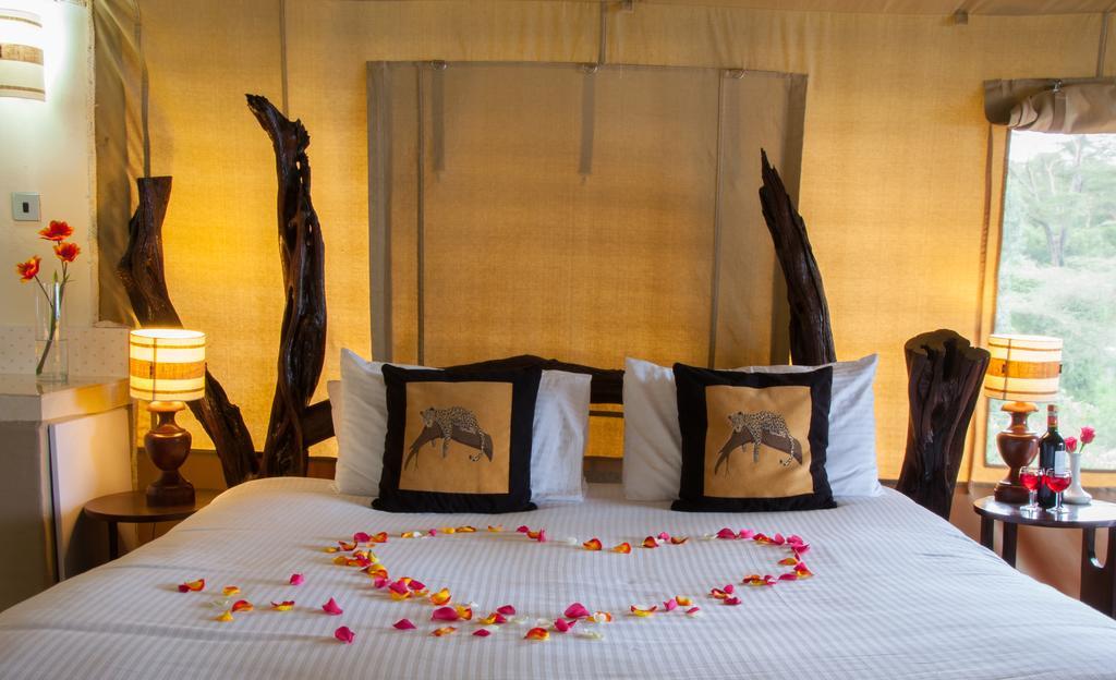 Luxury tent Crater Tented Camp And Game Sanctuary *